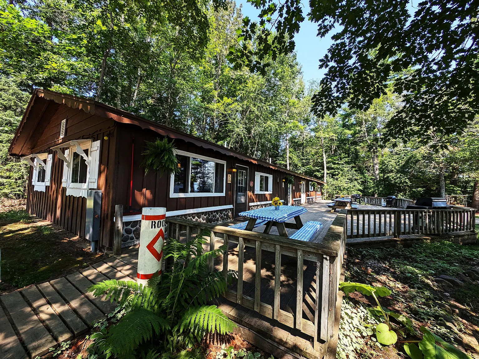Snowmobile/ Ice Fishing Cabin |Dec 1-Mar 31, Furnished Lakefront 2BR, One Season Price | Eagle River — Photo 1
