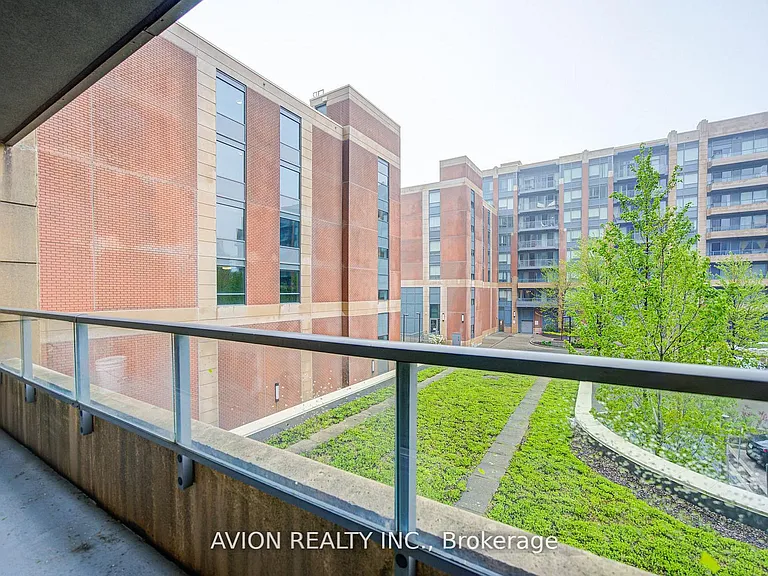 18 Uptown Dr #301 — Photo 15
