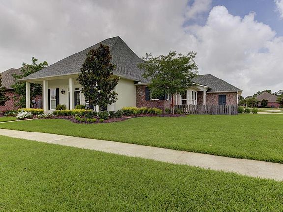 3rd image of 100 Brook Hill Dr