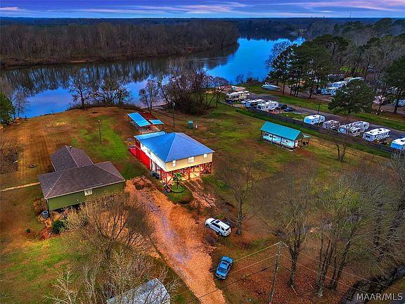 4th image of 4032 River Oaks Rd