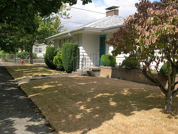 2nd image of 5615 NE Klickitat St