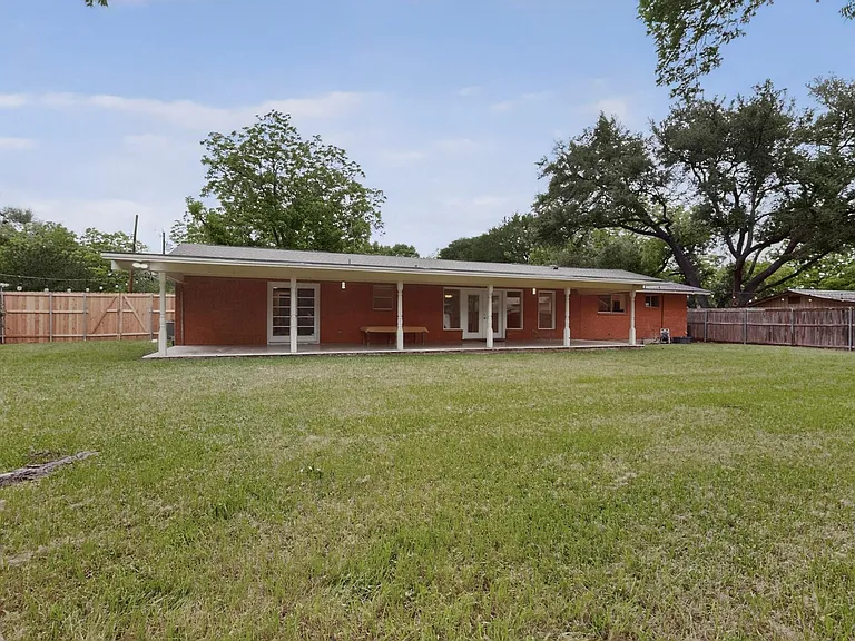 11903 Mustang Chase — Photo 31