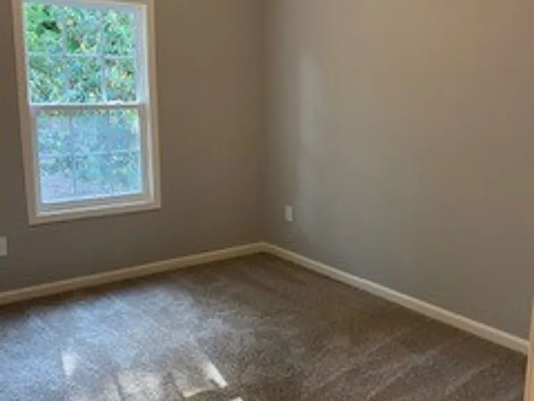 135 Sumner Ct — Photo 33