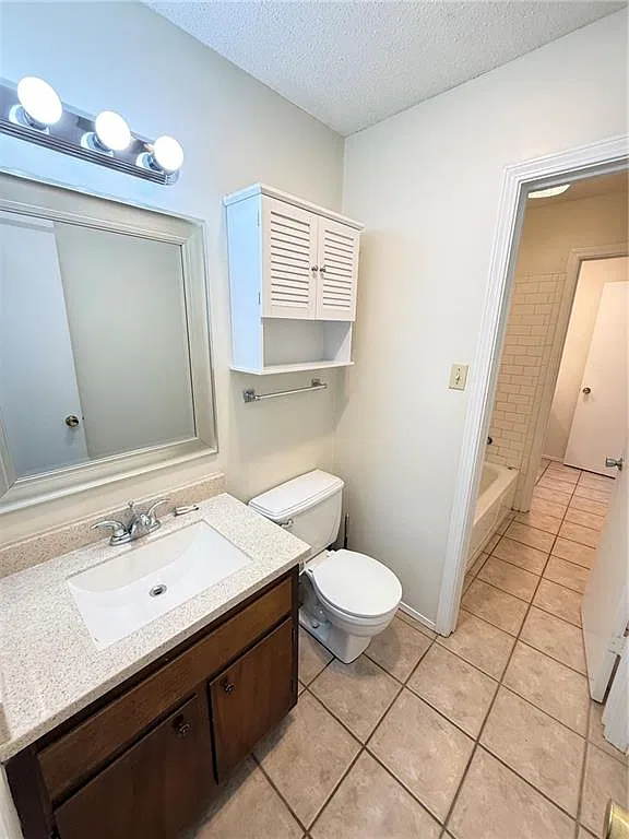 2 bed, 1.5 bath, 1155 sqft, $1,150 — Photo 4