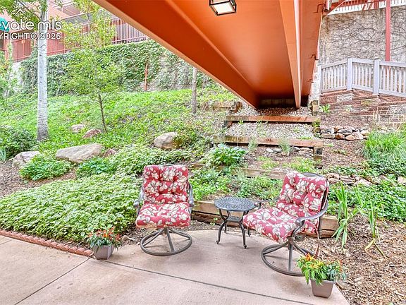 5th image of 51 W Boulder St