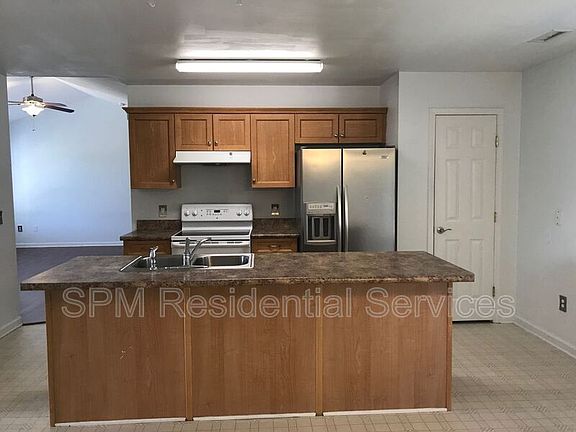 3rd image of 1794 Liz Ln NE