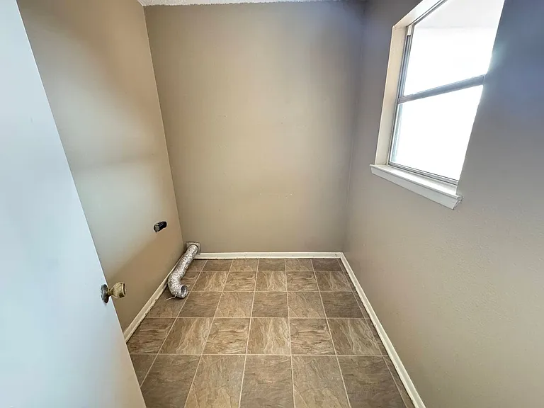 2202 Hunt Dr — Photo 8