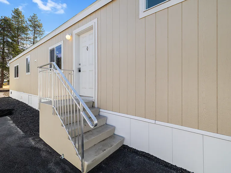 Pics of similar unit, paint/appliances/flooring may be slightly different.