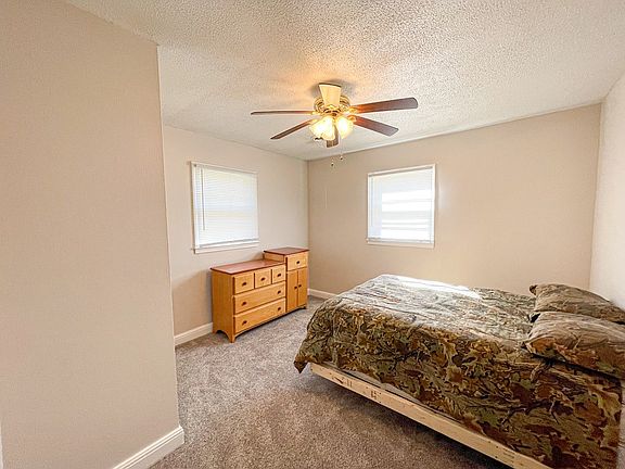 3rd image of 822 Sunnybrook Cir