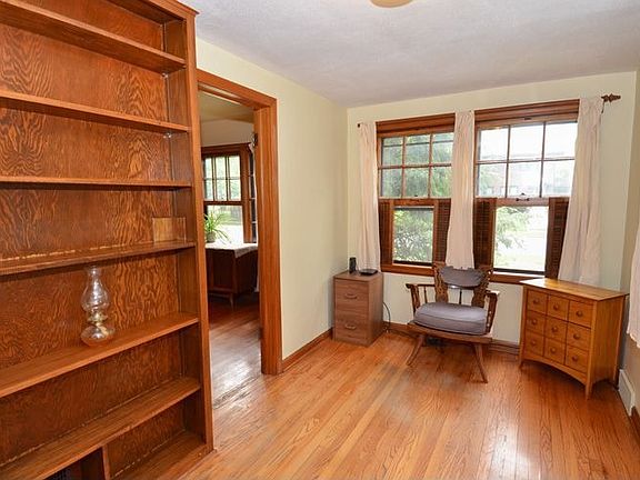 4th image of 1317 Marquette Blvd