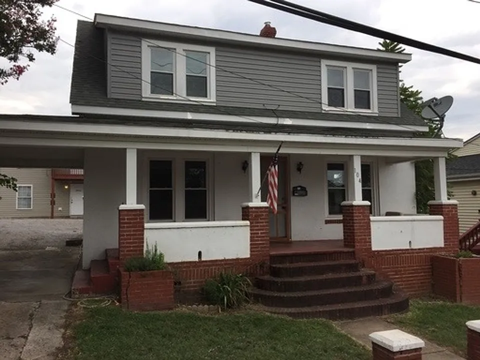 104 Madison St