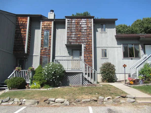 46 Meadowbrook Ln Unit 46, Palmer, MA 01069