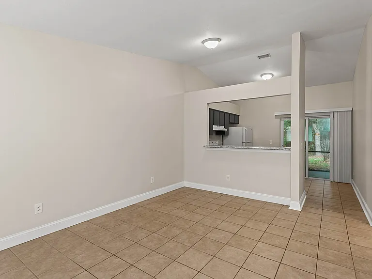 2551 Vale Ct — Photo 2