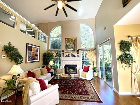 5th image of 3923 Oak Crest Cir