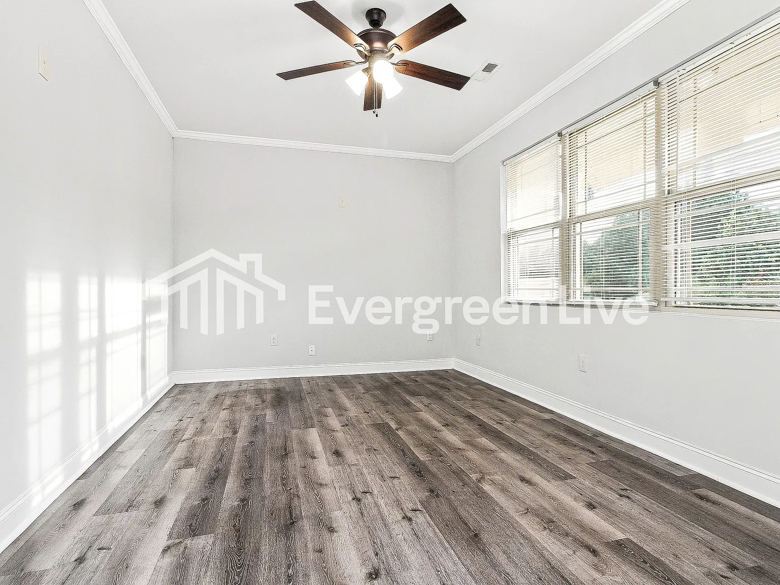 3 bed, 2.0 bath, 1400 sqft, $1,545 — Photo 3