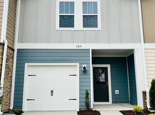 929 Field Ivy Dr, Fuquay Varina, NC 27526