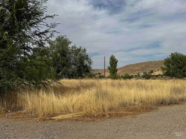 11483 Hill Rd, Payette, ID 83661