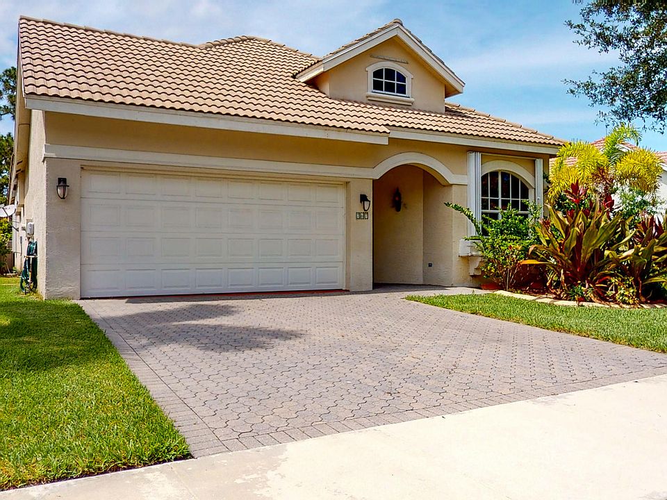 1st image of 767 SW Munjack Cir
