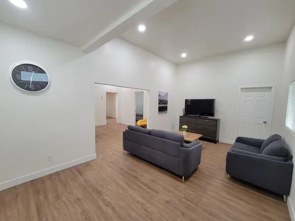 2060 E Cienega Ave, Covina, CA