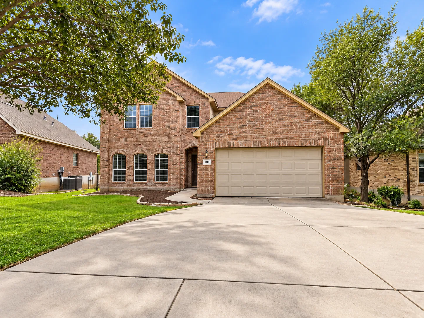 5 bed, 3851 sqft, $3,650 — Photo 2