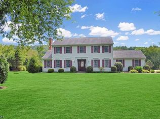 9 River Run Hollow Rd, Blairstown, NJ 07825