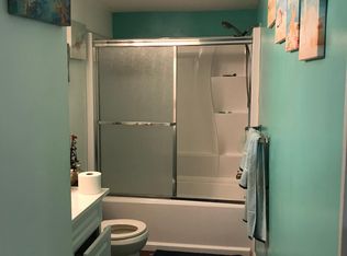 99 Old Oak Ave APT 1, Cranston, RI 02920