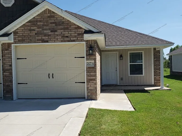 2127 Ingalls Ln #A — Photo 2