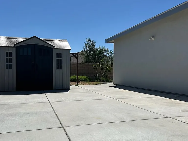 432 Thomas St — Photo 28