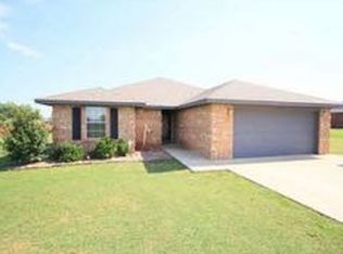 1918 Indian Terrace Ct, Blanchard, OK 73010