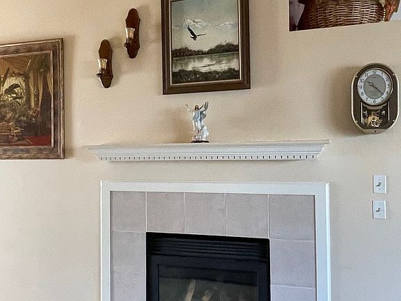 5th image of 765 Kingston Cir
