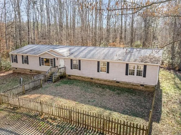 541 Guilrock Ln, Browns Summit, NC 27214