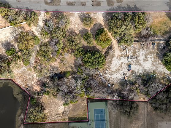 3rd image of 5015 Elms Ct