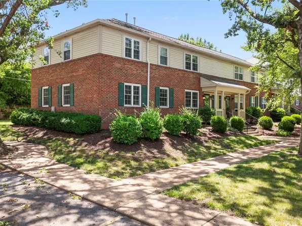 9074 W Swan Cir, Saint Louis, MO 63144