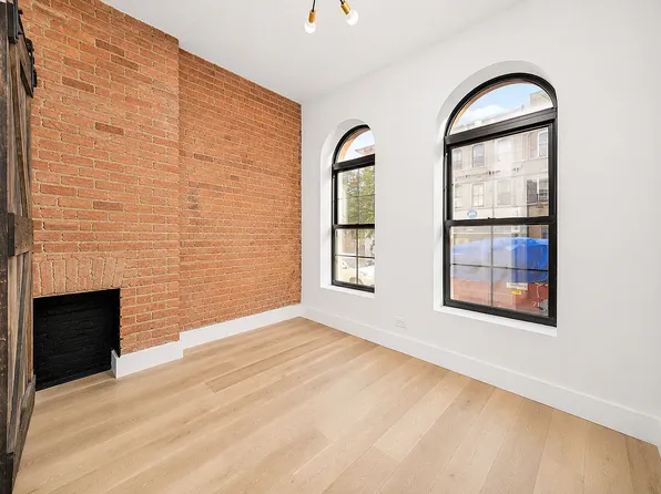 727 Knickerbocker Ave, Brooklyn, NY