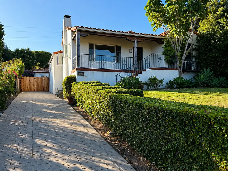 1106 Las Olas Ave