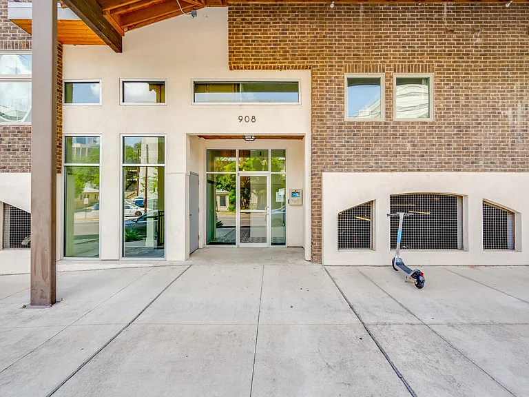 908 Nueces St #12 — Photo 31