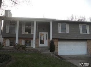 1605 Lynncove Ln, Saint Charles, MO