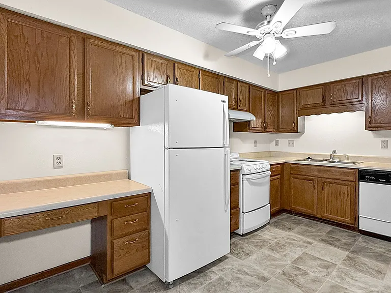 Trailside Apartments — Photo 29