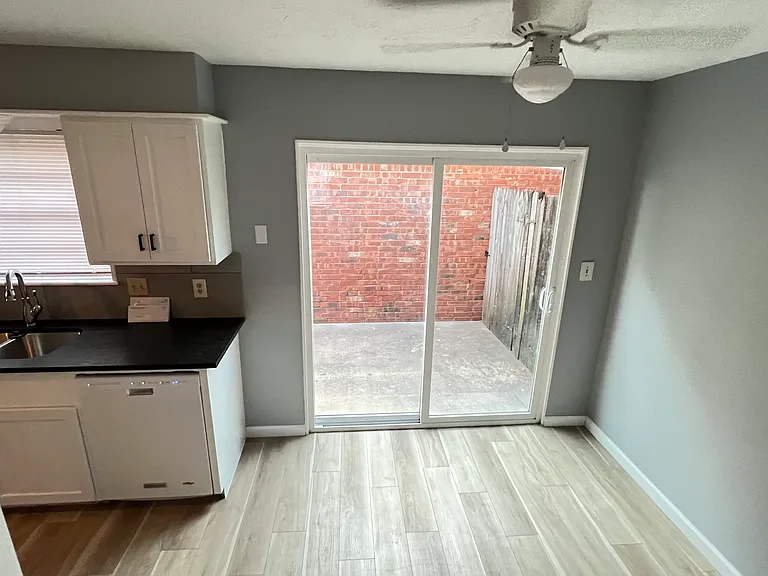 2706 N Ann Arbor Ave — Photo 5