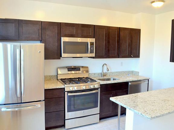 4th image of 4309 47th Ave APT 6Q