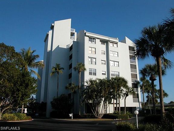 3rd image of 893 Collier Ct #3505