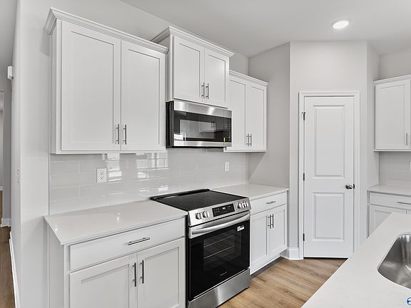 2nd image of 315 Keller Dr