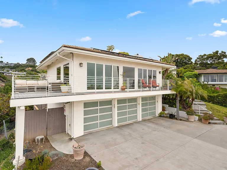 5662 Ladybird Ln — Photo 2