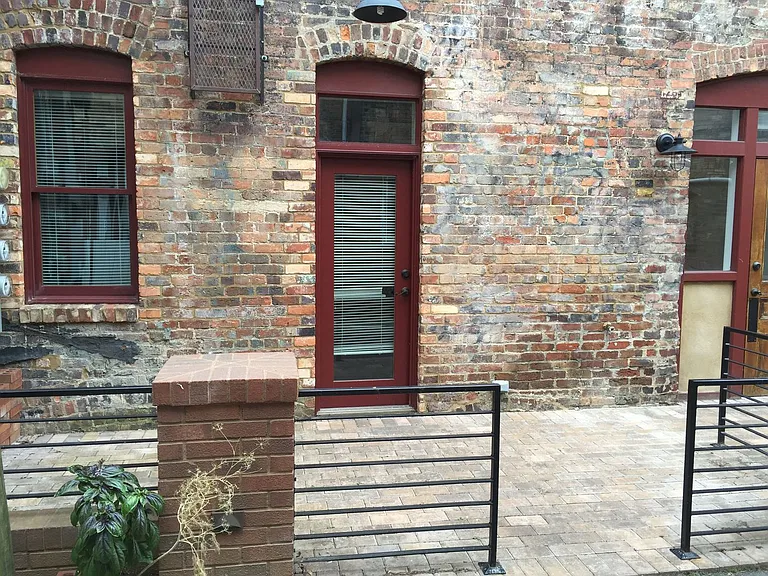82 N Lexington Ave — Photo 12