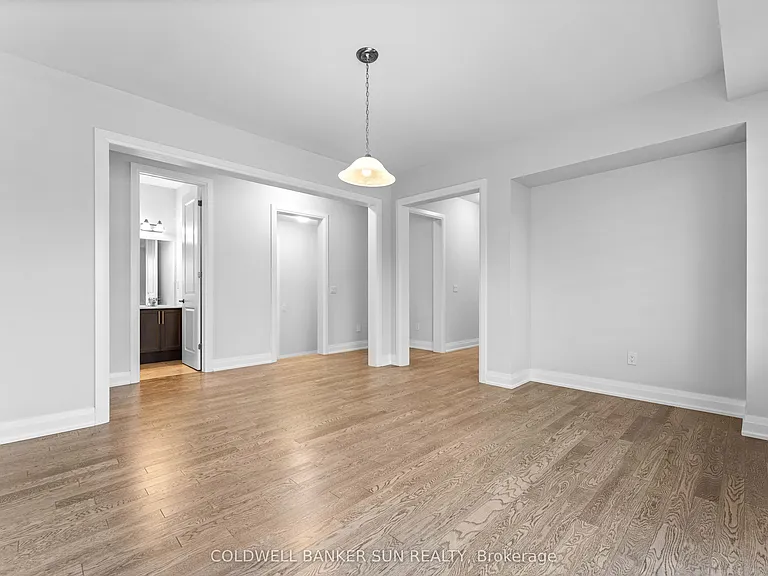 166 Prince Charles Cres — Photo 10