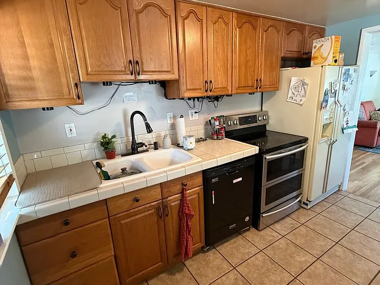 130 W Westwood Ave — Photo 5