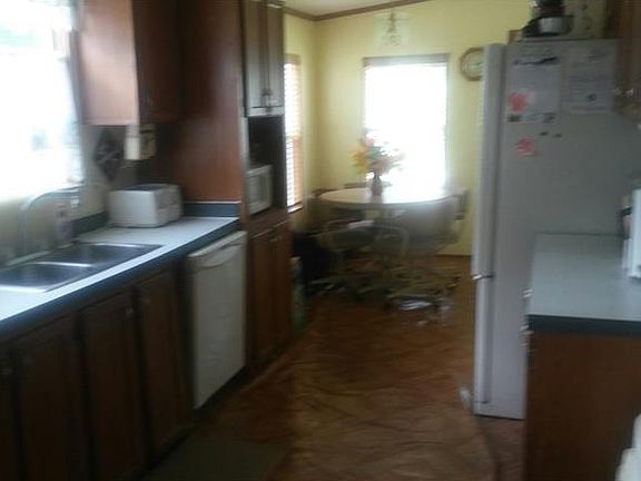 3rd image of 526 Sunrise Blvd
