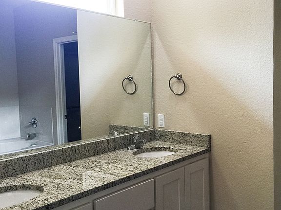 5th image of 2907 Savannah Ct