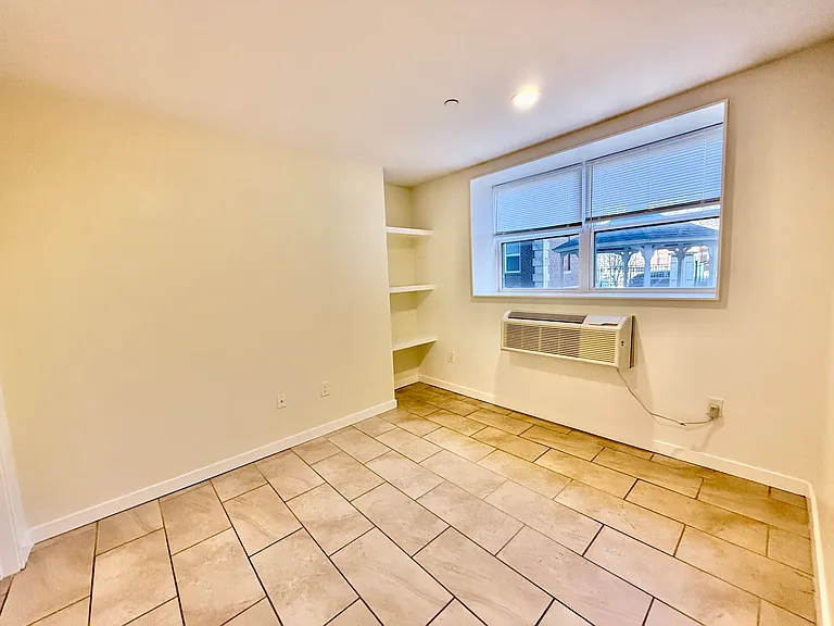 249 S 49th St #1O7 — Photo 12