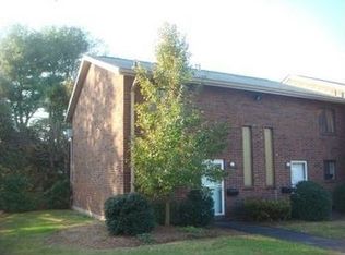 218 Wakefield Cir, East Hartford, CT 06118